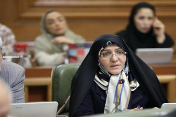زهرا صدراعظم نوری، بیان داشت؛ نیازی به تشکیل کمیسیون زنان در شورای پنجم وجود نداشت/ بهسازی مبلمان شهری برای زنان از سوی شورا پیگیری می‌شود